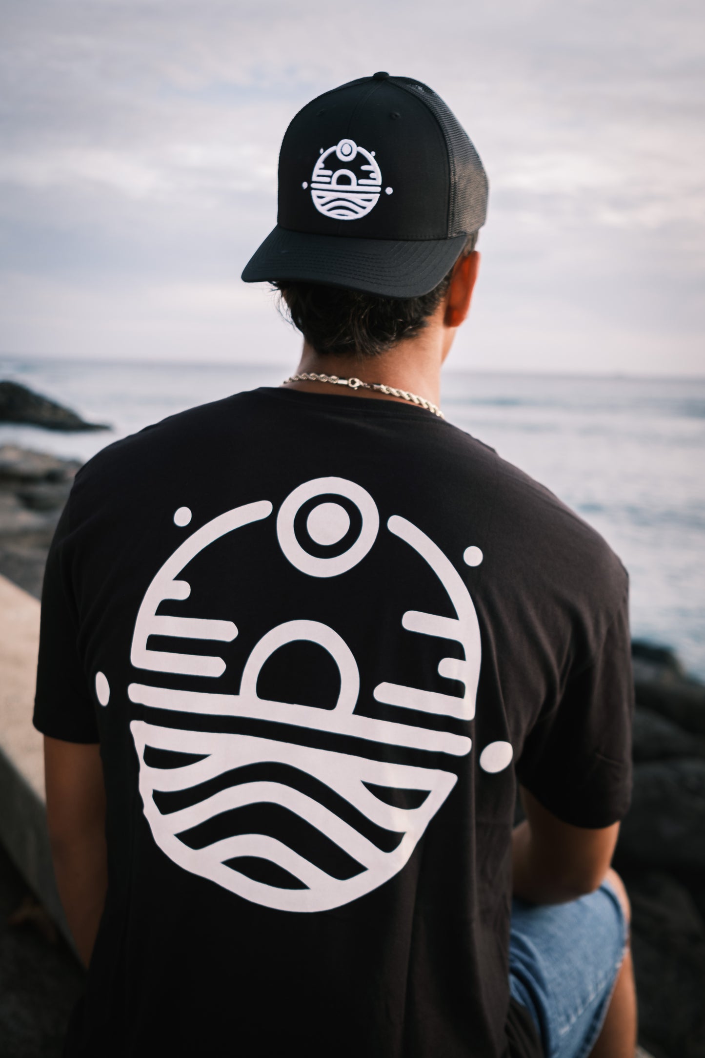 Seven Suns Logo Mesh Snapback - Black